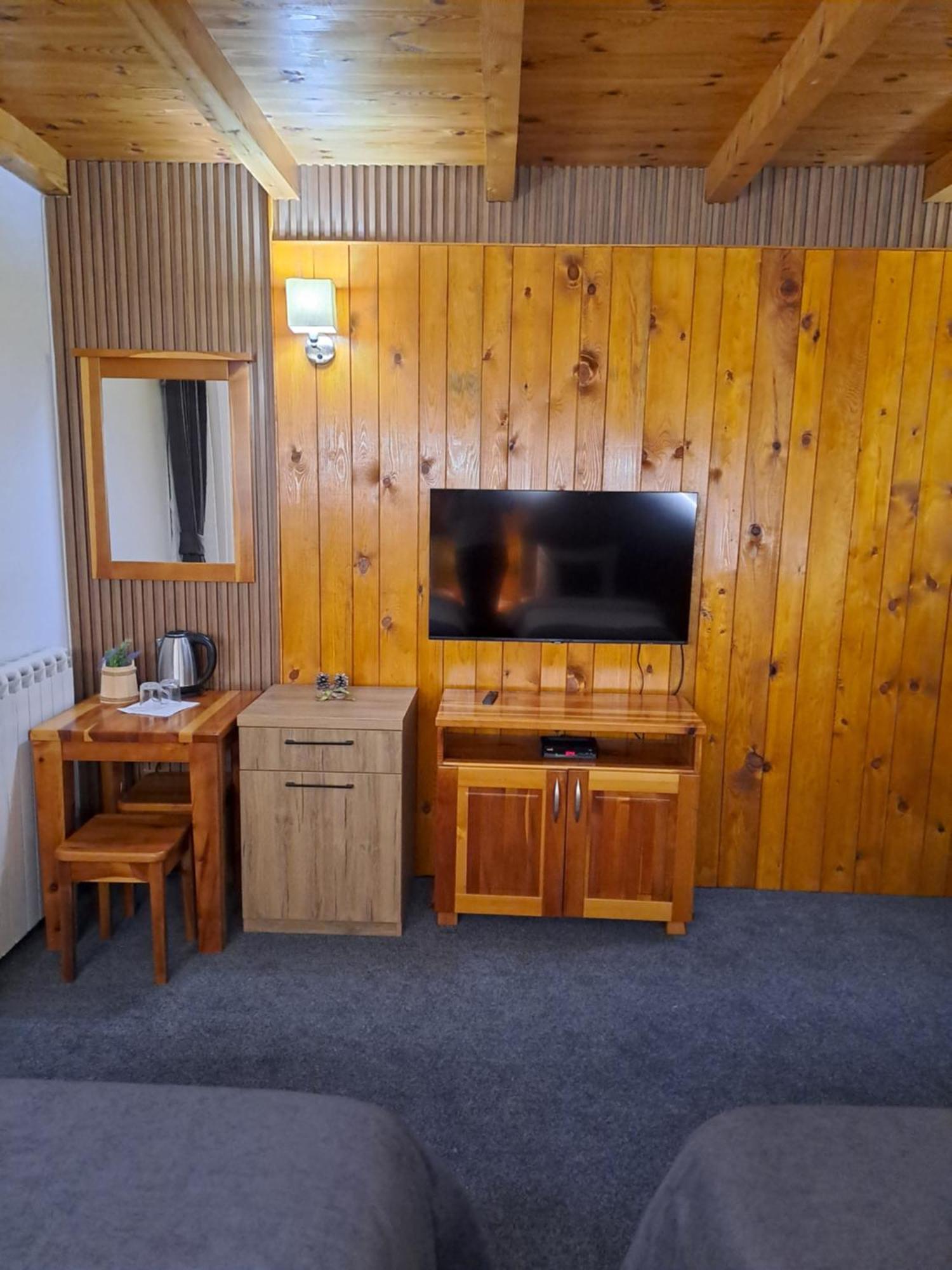 Rooms And Apartmants Mirovic Kolašin Rum bild