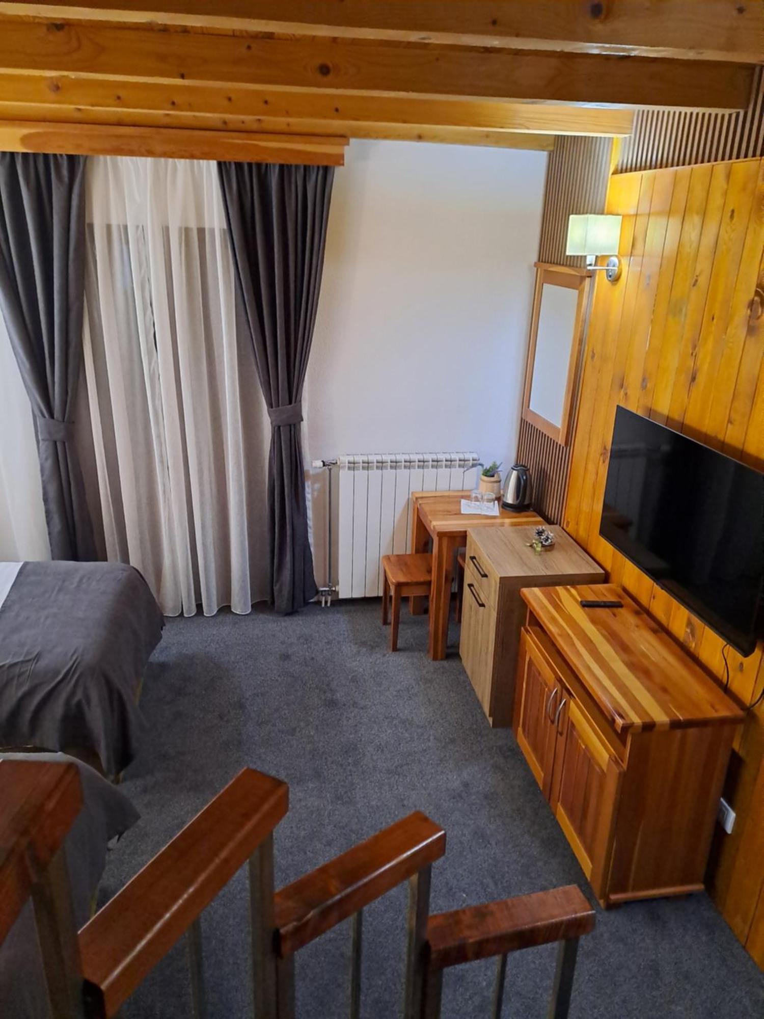 Rooms And Apartmants Mirovic Kolašin Exteriör bild